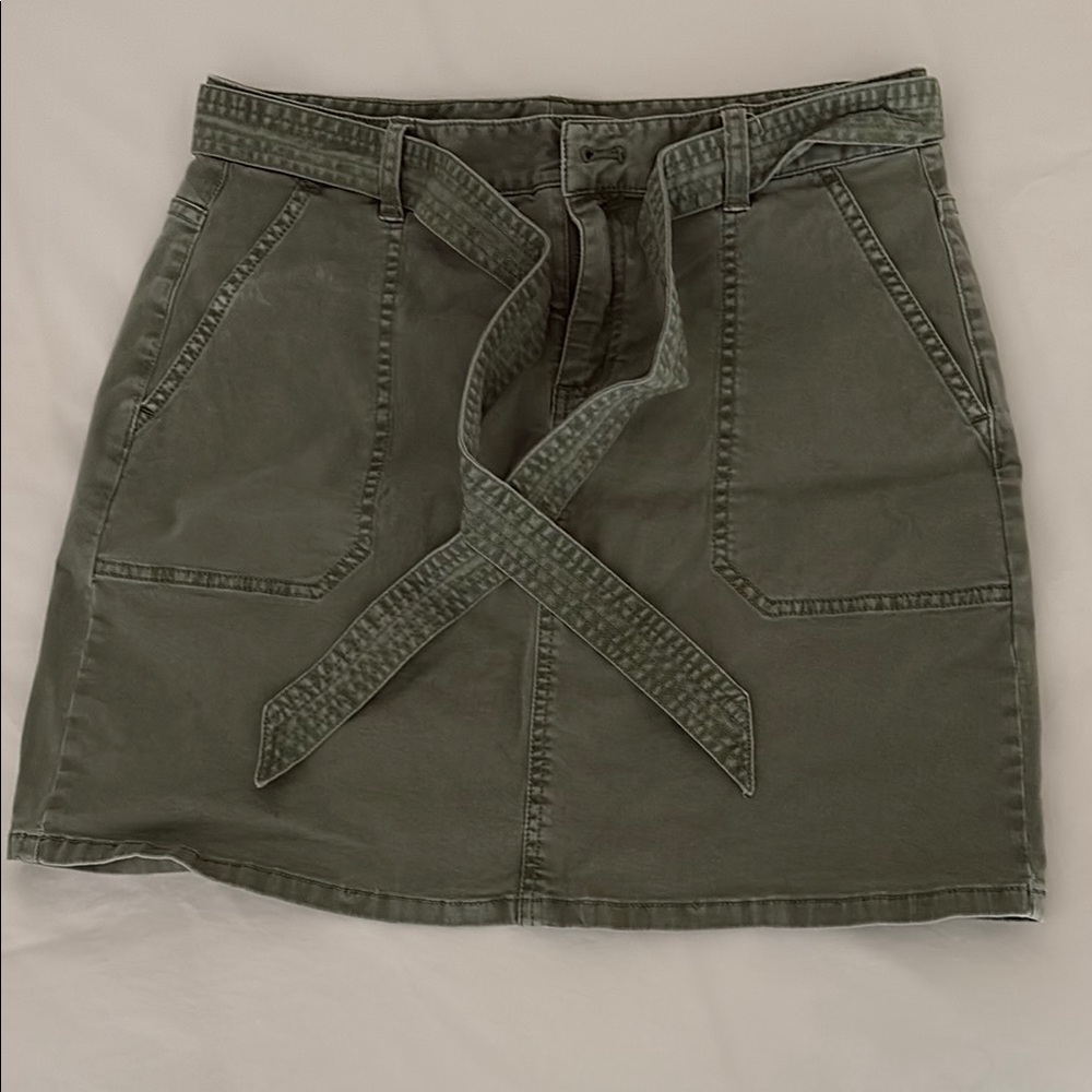 Vineyard Vines Olive Green Mini Skirt with Belt